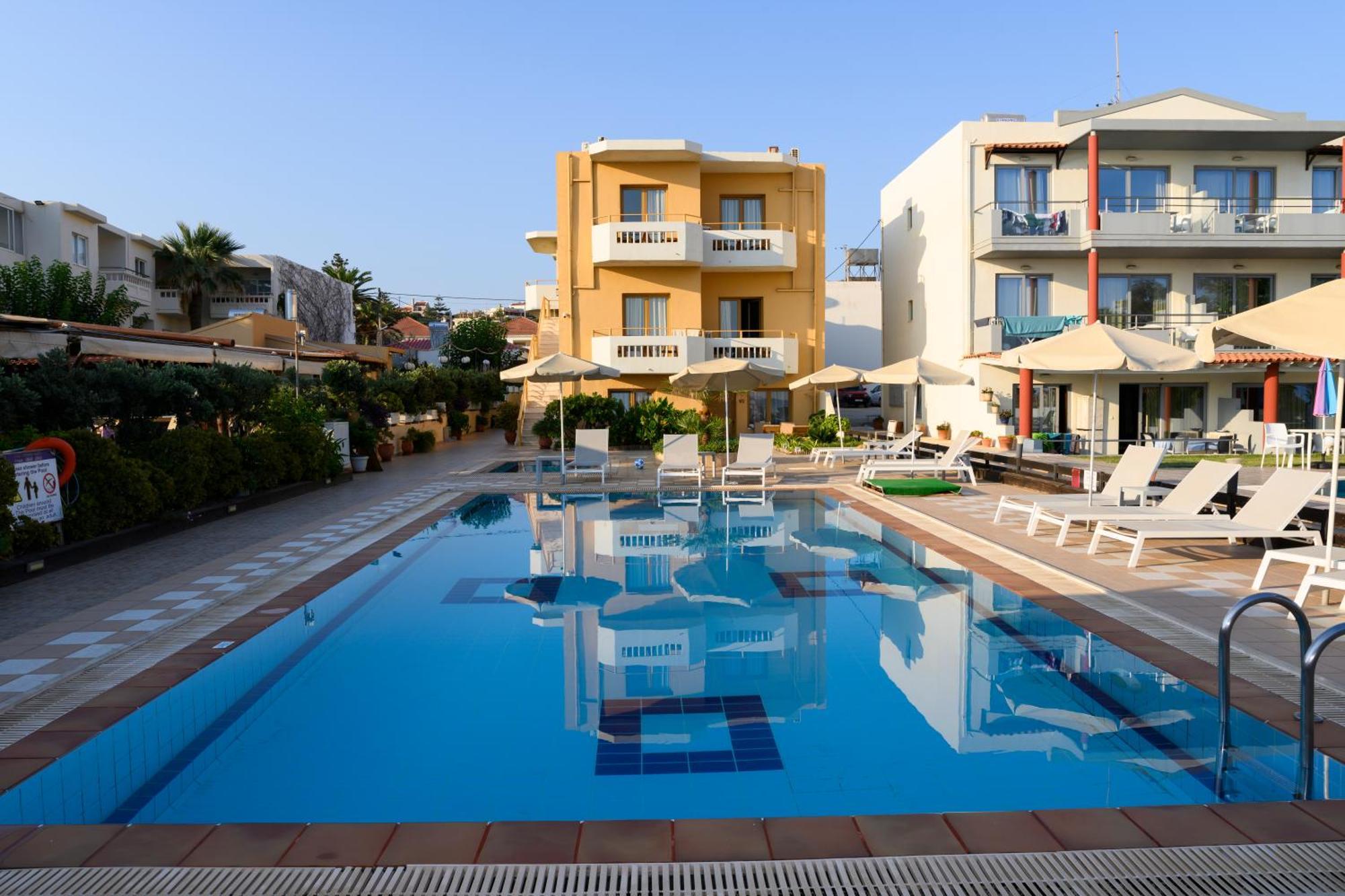 Stalós Esperides Beach Hotel Apartments מראה חיצוני תמונה