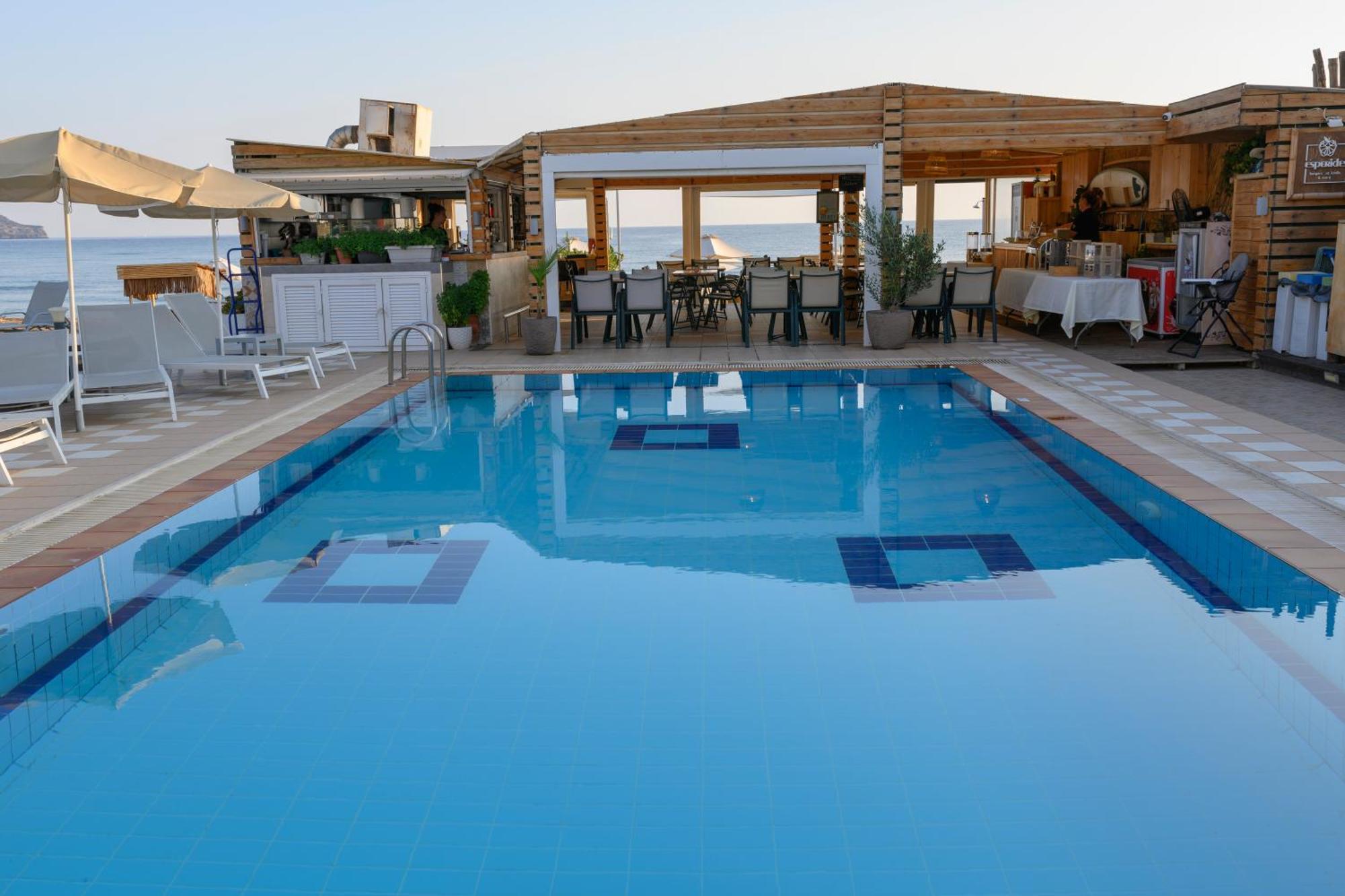 Stalós Esperides Beach Hotel Apartments מראה חיצוני תמונה